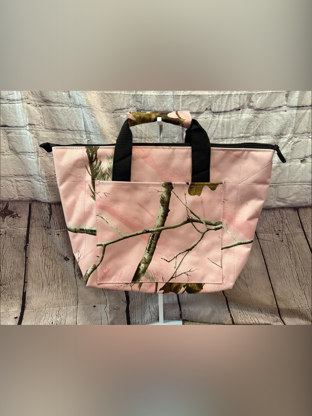 Realtree Pink Camo Cooler/Lunch Bag with Black Handles